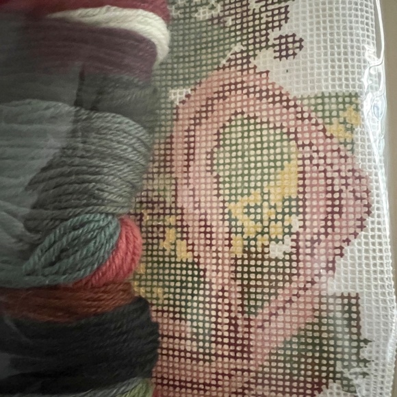 Rare Vintage 1988 Elizabeth Bradley Needlepoint Kit Victorian Flowers Winter NEW - Picture 6 of 11